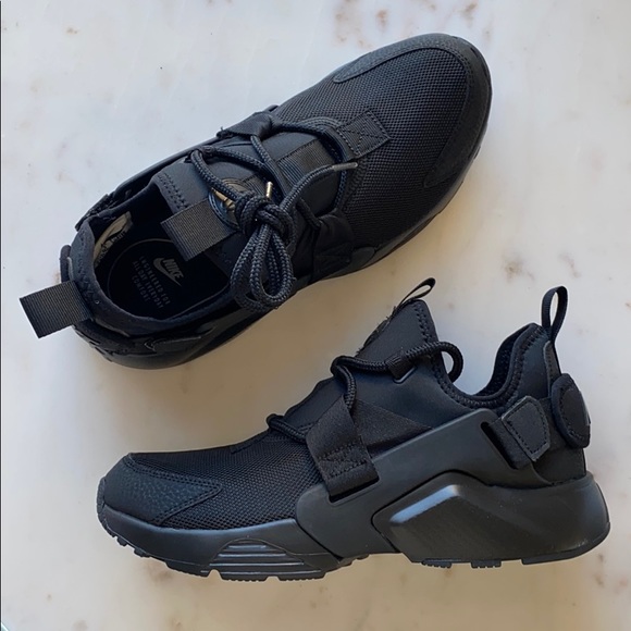 New Nike Air huarache city triple black - Picture 6 of 8